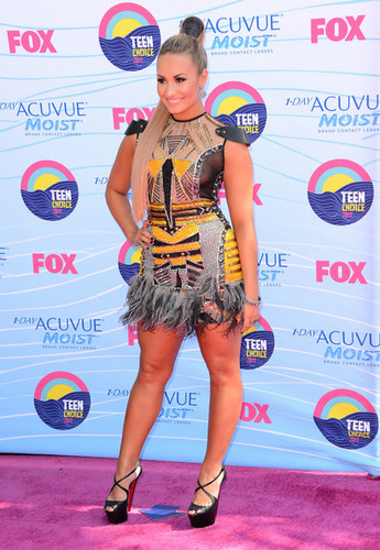 I LOVE YOU DEMI.