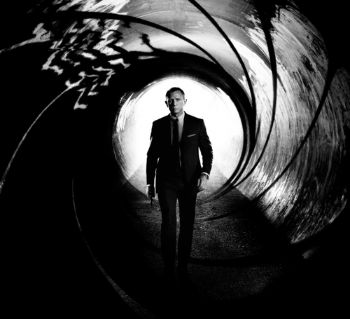 Officiële Twitteraccount van de nieuwe James Bond-film, Skyfall. Met Daniel Craig als 007. Vanaf 31 oktober in de bios. http://t.co/5zDGAR0A1K