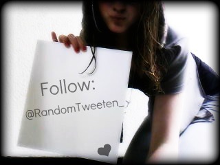 Tweet van alles en nog wat #Random Maak de Followknop blauw ennn..... BINGO!  ♥