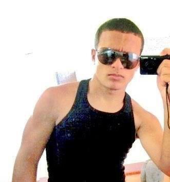 Jogador. (Central-Avante) Ousado e Filho de Deus. ''Deus me deu duas pernas, pra correr atras do meu sonho. E me deu duas mãos, para agarra-lo com Fé.
https:/