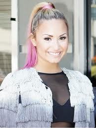 ciao a tutti, mi chiamo Emily:), sono una beliebers, amo da morire Justin bieber, mi piace anche Demi Lovato e Ashley Tisdey