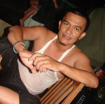 I'd love to have many friends from around the world...