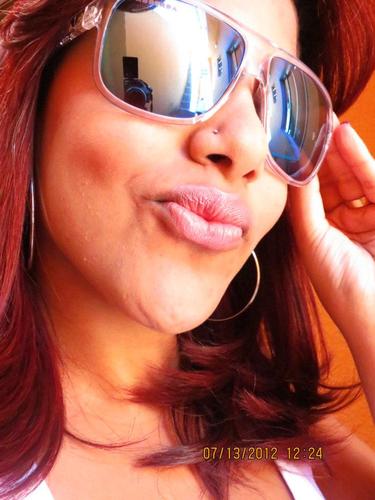Eu vôo nessa vida para mim mesma. Não sou meia, não sou mais ou menos. Sou toda. Sou tudo. Sou completa!
         ♥♥♥♥ Esposa do @Guto_BetterDays ♥♥♥♥
