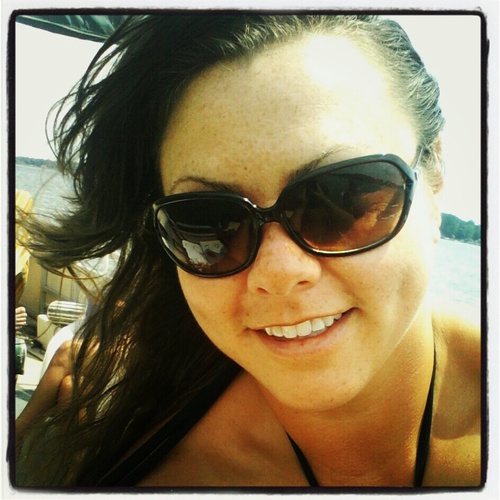 livemore37's profile picture. first n most mother of Twins 👩‍👧‍👦,truck driving mama, starting a brand new chapter in my life n loving it #livemore