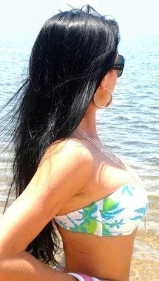 sou aquariana, idiota,16 anos,olhos verdes; palmerense alucinada e sinsera até a morte pra conhecer mais é so me seguir mlk.....