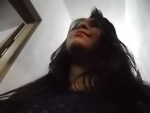 Elα que vive com α cαbeçα nα lua :)
