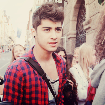 Na vida conhecemos pessoas boas e ruins, mas as que mais importam, as vezes, nem sabem da sua existência. @zaynmalik I Love You.