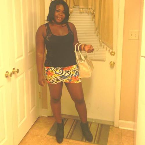 FOLLOW _ this HOT GIRL && i FOLLOW back _ FUCK you lmae ass hoess ✌