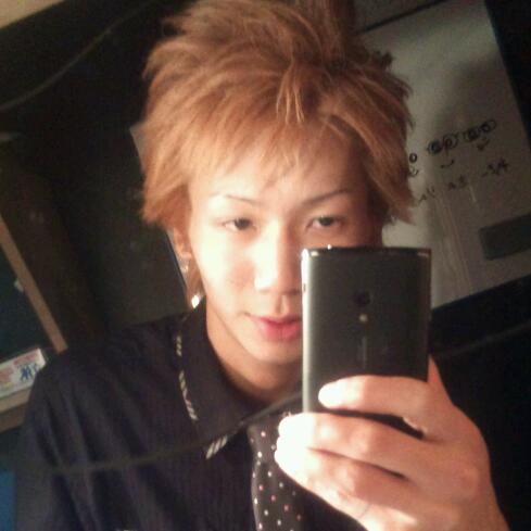 demonxxx1's profile picture. ちゃらいです。誰とでもよく話します。常に人として、男として、かっこよくいたいと思ってます。男の人は苦手です。特に汚い人はヤダ。イケメンは好き。女性は全面的に好き。夜やってる人やイケてる女子はもっと好き。好きな言葉は才色兼備、文武両道、我が道を行く よろしくどうぞー