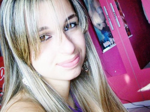 Voce é o que eu quero e vou continuar te amando,eu nao to nem ai pro que os outros vão dizer o que agente sente ninguem tem nada haver ♫ #euteamo @Vinicius1969_