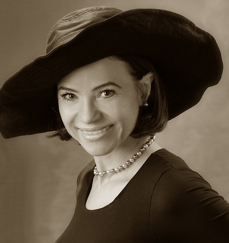 Soprano Vocalist affiliated with Private Academy of Vocal Art. Involved in solo concerts, chamber concerts, operas, operettas, charity concerts.