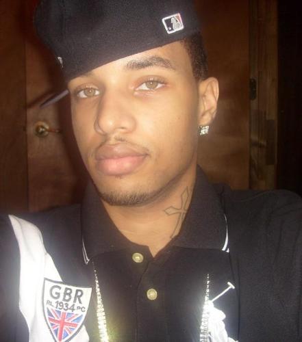 Living that college life in Cali. 22 with big dreams, spoiled as hell, and im a king. Puerto Rican & Black. Follow me I follow back.