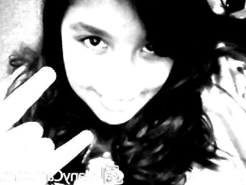 _raphaolliveira's profile picture. “Eu e essa incansável busca de mim mesma …”