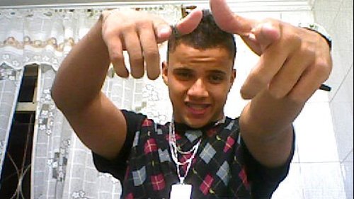 Meu nome e wellington leonardo tenho 18 Quiser estar me conhecendo melhor e so me add : wellingtonteves@hotmail.com