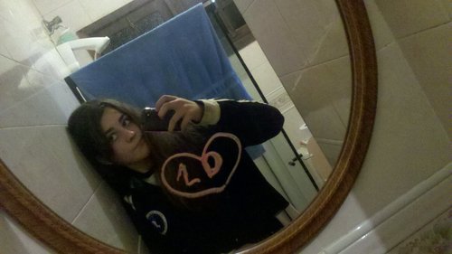 . Draw, stay away from spoons, I like to look in the mirror, singing, S1D2, spend hours admiring photos of Zain, love one direction, and ... eat carrots.