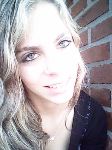 KeiziHerzer's profile picture. Uma coisa que eu percebo ao olhar para o passado: Eu mudei pra caralho.