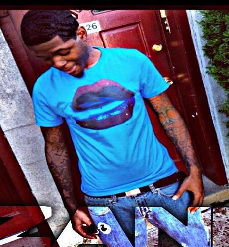 22st_Chris's profile picture. 22nd Diamond  till the death of me, Free All my Boys  #RIPDAD : Life aint easy I just make the most of it!!! #Classof2012