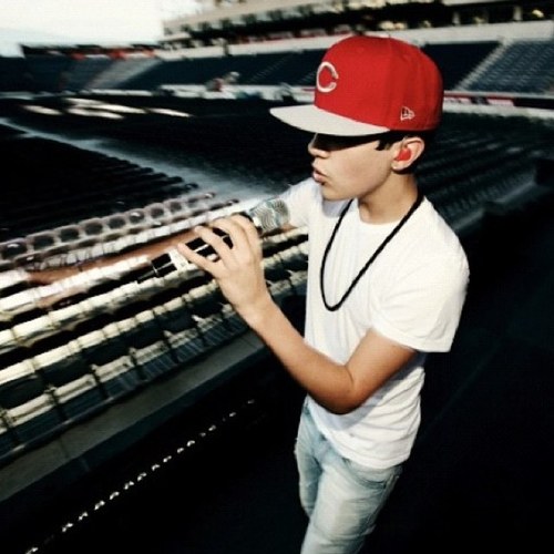 JamesHenryVA's profile picture. Hey I'm James Henry ||16|| Im Sweet and humorous. I May be small, but I'm stronger than all the football team combined. [single,bi] ||  FC: Austin Mahone