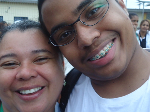 Sou evangélica, adoro ler, gosto de música gospel  e tenho Aline Barros como referencia. Pessoas sérias serão bem vindas aqui. bjs s tds