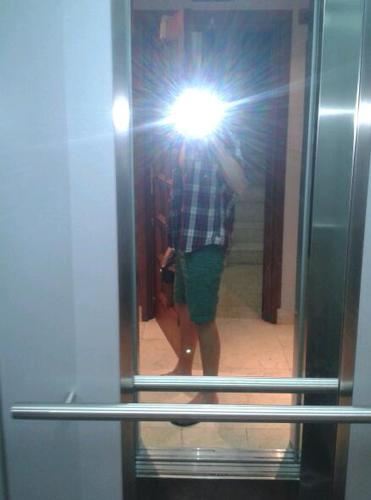 amante del buen metal, rock, trash, hardstyle, dubstep... alcoholico, mala influencia y adicto al exceso los fines de semana. solo putas de alto standing
