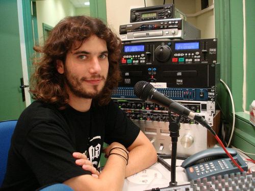 Programa de radio dedicado al rock y metal estatal. Se emite en https://t.co/8d22PNolno y https://t.co/oJilTk9cpT y Voz Fm Murcia .Martes de 19:00 a 21:00