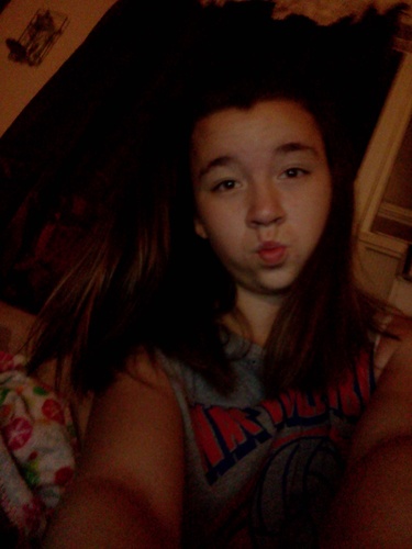 #follow me i follow bacck #swagggfeerdayys 1person i can count on @cat_5                i honestly think one direction is gaay lol