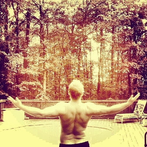 MokeSH0W's profile picture. certified breakdancer, unprofessional cook, microblogging about things you probably dont care about