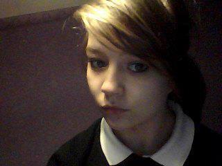 hey, my names carys, i'm welsh;3 music is my hobbie;Dx