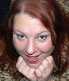 curvyred's profile picture. 