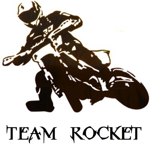 La Team Rocket toujours plus rapide que la lumière ! Mettez vous tous sur le bas-coté ou on va tous vous cramer !