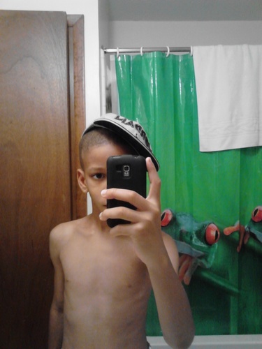 if u want to see cool tweets follow me hit my follow button below