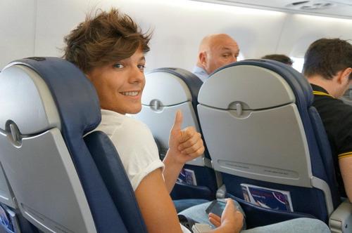 Once a Louis girl! Always a Louis girl! :D ♥♥♥ Still waiting for the day Louis Follows ;) 
#Teamfollowback
