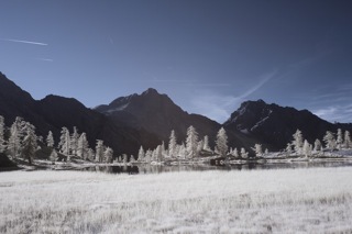 Il Mountain Photo Festival (MPF) è un progetto che indaga la nuova estetica della Montagna sostenendo progettualità artistiche fortemente site specific