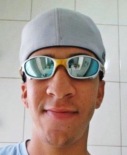 Tenta ver, que saber de mim. Não vê nada!           