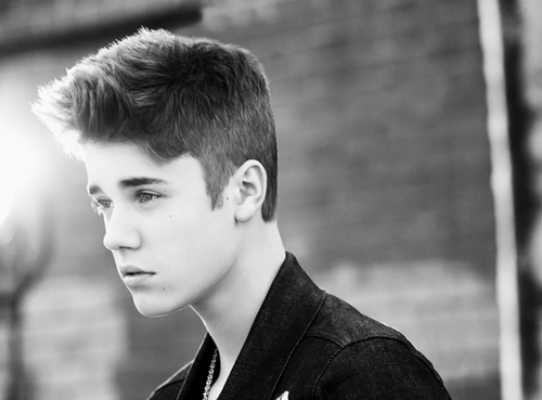 Amo o Justin e sou Belieber com muito orgulho!  Swaaaaaaaaaaaaaaaaaaaaag!