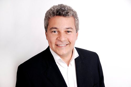 A paixão pela política me motiva a lutar contra a corrupção e defender os direitos dos cidadãos. Por isso peço o seu voto para GUSMÃO 10.000