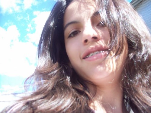 debochem do meu fisico. Podem rir da minha altura, estranhar as minhas roupas, julgue se existe beleza no meu rosto. Mais vc nunca vai ser eu!