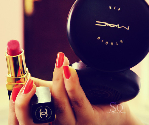 4 girls with a passion! Check out our beauty blog with posts about fashion, makeup, hair, & nails :) http://t.co/iFr0IqfTY6 ♥