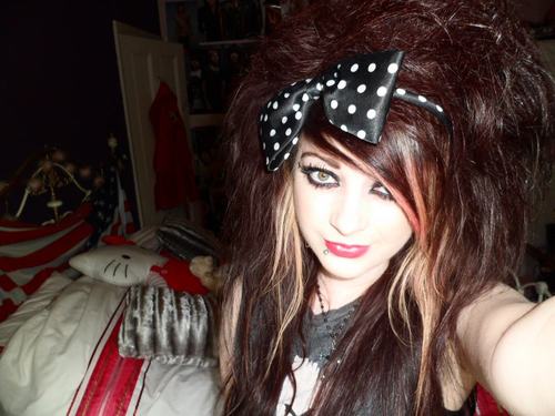 i'm pretty much obsessed with BVB, Mayday Parade and Falling in Reverse etc. so yeah, i follow back :-) xo