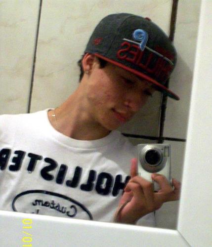 Brazilian, 18 Years Old, A Lover Of Soccer And With GOD in Mind!