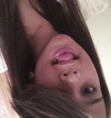 ' Chataa , Simpaticaa , Legal , Fofa , Inssistente ' EUUU'