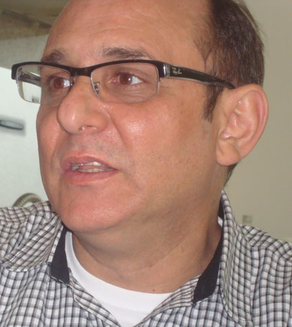 Desenhista Animador e  Ilustrador editorial e publicitário. Criador de personagens. Ministra  palestras e workshops em Universidades e Academias