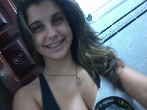 15 anos ,sagitariana, estudante ,vascaína, apaixonada por @sorrisomaroto (;