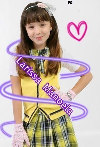 Oie sou metida  e  patricinha. Rica  e chata mais  sou mais  conhecida com maria joaquina (Larissa Manoela)  mais vcs  podem me  chamar de maria chatonilda