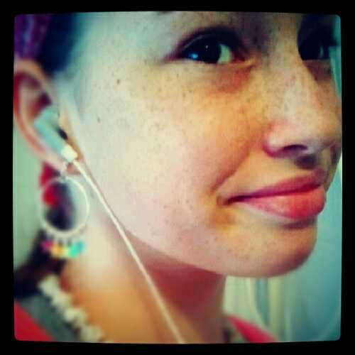 Im @AngieLovesYah i cant find my password soo FOLLOW ME if ur following that account ! i love Kian Lawley ;P KkByee(: