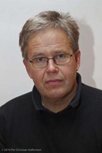 Eks Adm dir i Glava, nå distyreverv. (Isola, Glava, Saint Gobain Byggevarer, Byggtjeneste, HAB, Bertel O Steen) Også opptatt av ledelse og sport.
