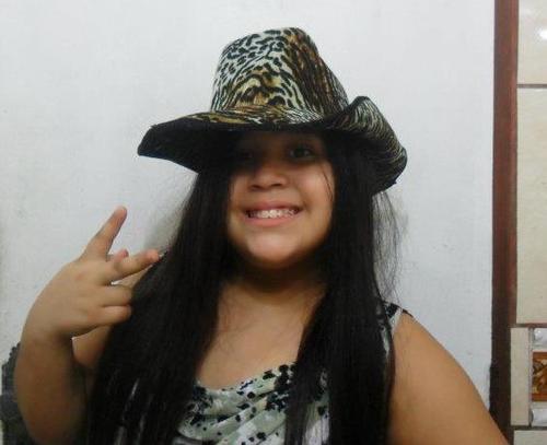 sou uma pessoa muito simples,meu signo é leão sou carismatica engraçada gosto de cantar adoro sertanejo e funk