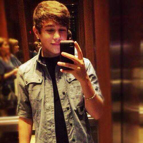 Im 15 and i love Austin Mahone and Justin Bieber.