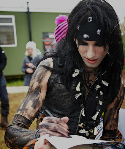 16. I LOVE BVB and @ccbvb ! I can't even imagine my life without them. I follow back :)