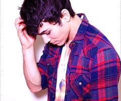 So you know that really cute guy on How to Rock that carries around a ukulele? Yeah well his name is @MaxgSchneider and he is my world.♥ #Schneidermonkey